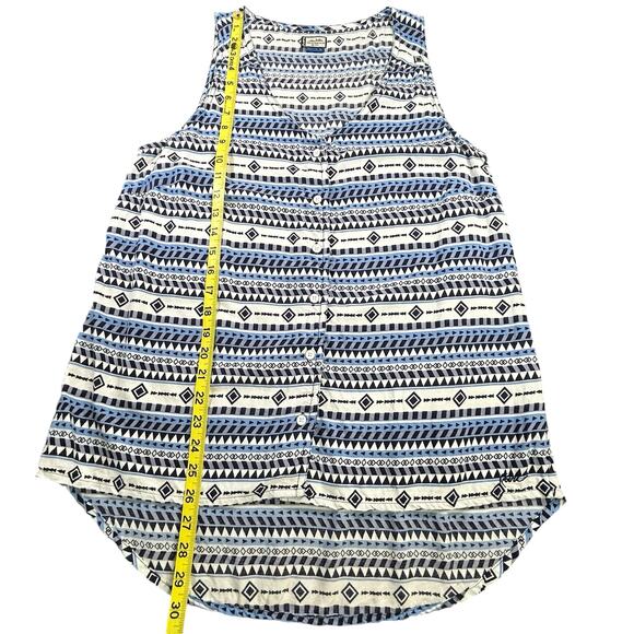 Kavu Top Women Medium Blue White Viscose
Coastal Casual Button Front Blouse - Picture 10 of 11